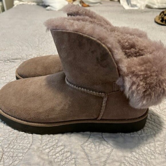 UGG Women’s Classic Mini Fluff High-Low Boots - Picture 3 of 5